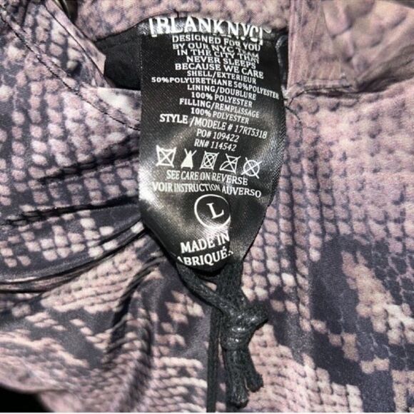 BLANK NYC Reversible Brown & Black Puffer
Coat/Jacket(Size Large) - Picture 8 of 10